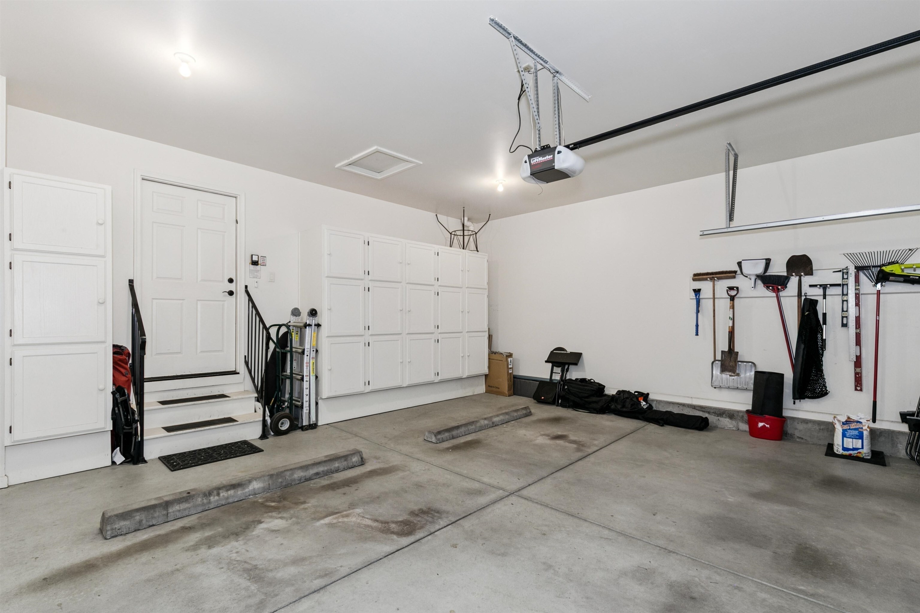Property Photo: 1315 N White Tail Ct KS 67206