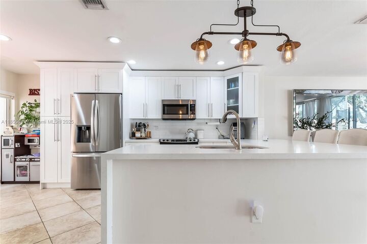 Property Photo: 5224 NW 103rd Ave FL 33178