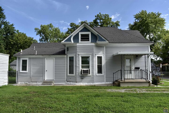 Property Photo: 215 NE Grattan St KS 66616