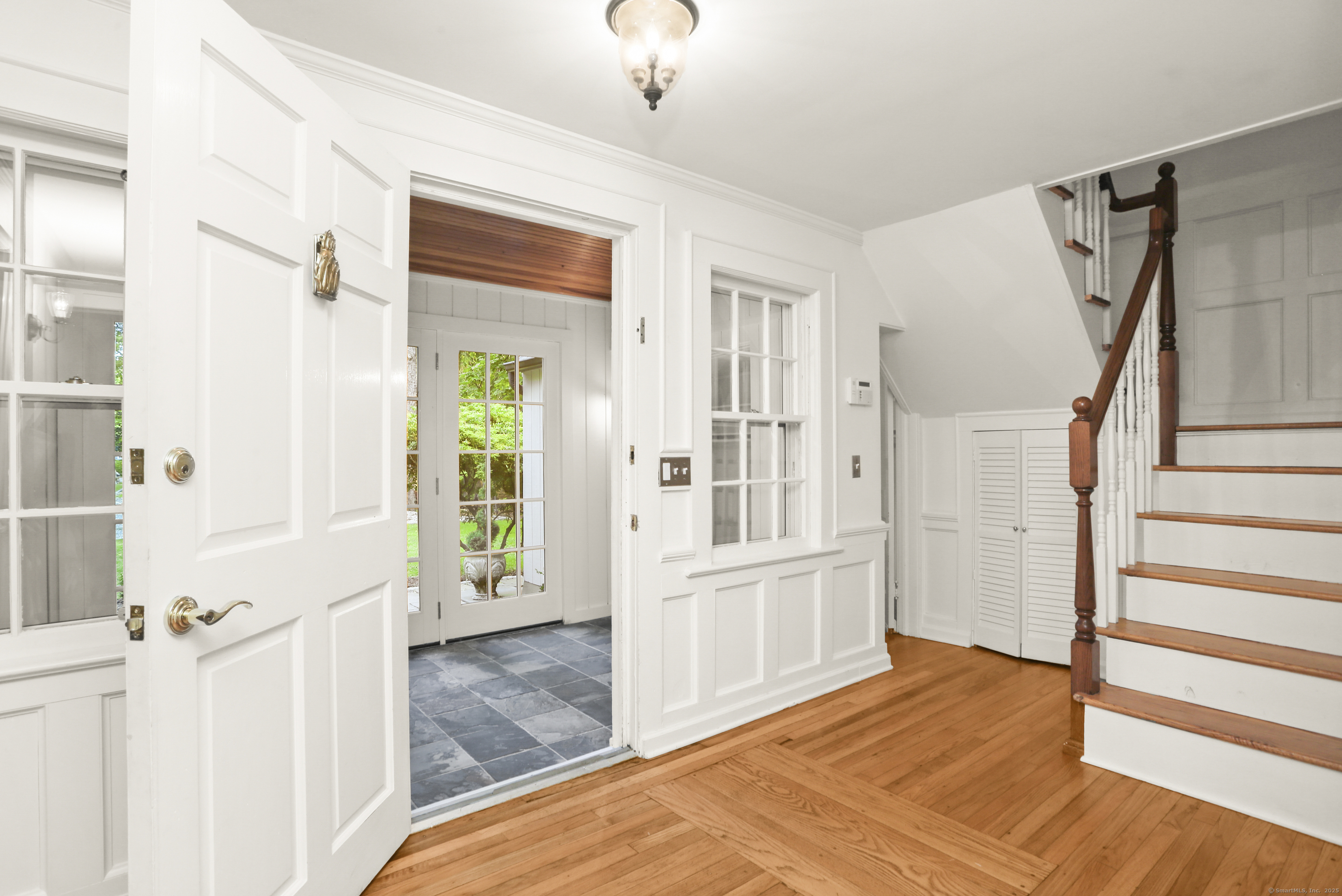Property Photo:  112 Hillspoint Road  CT 06880 