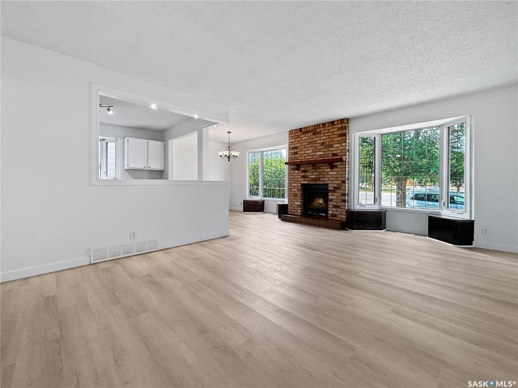 Property Photo: 615 Lenore Drive SK S7K 5G7