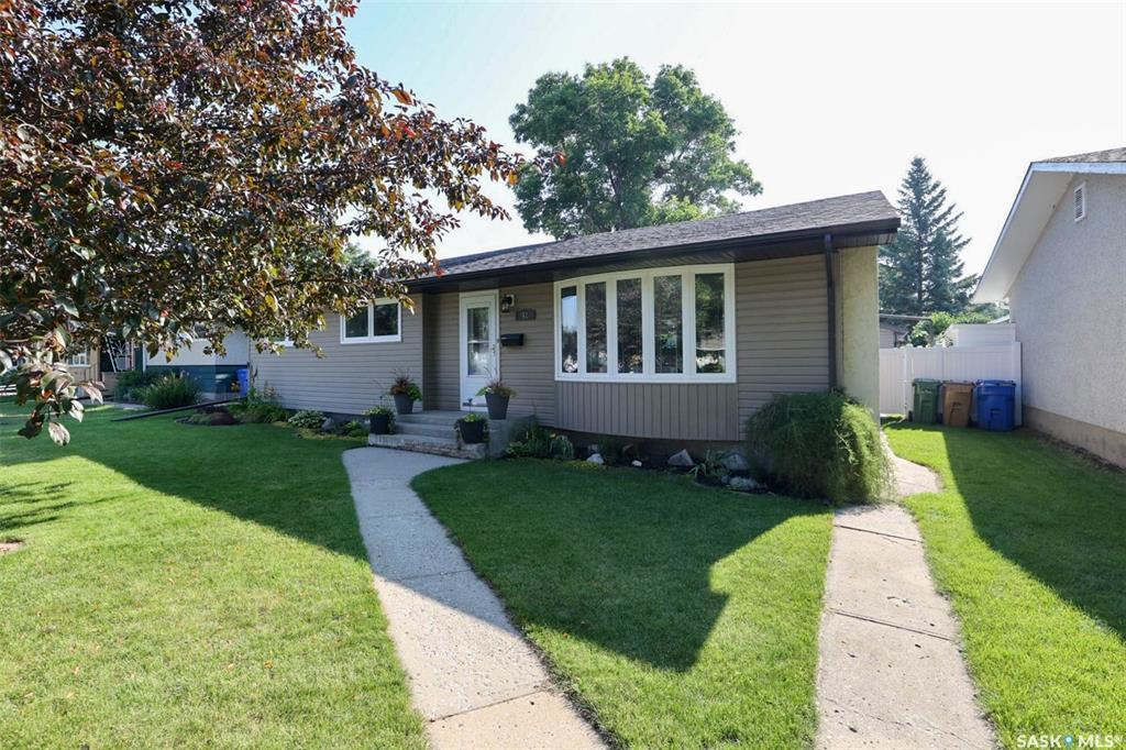 Property Photo:  42 Hanley Crescent  SK S4R 5A7 