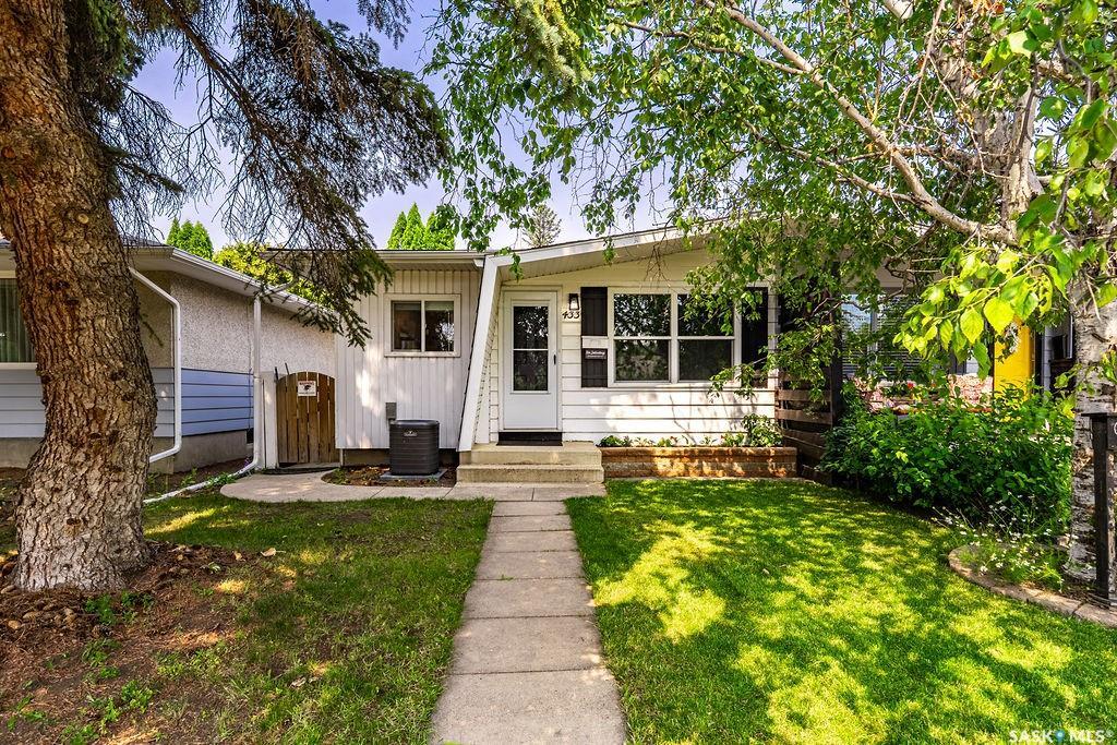 433 East Place  Saskatoon SK S7J 2Y7 photo
