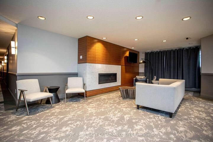 Property Photo:  5 Jacksway Crescent 321  ON N5X 3T6 