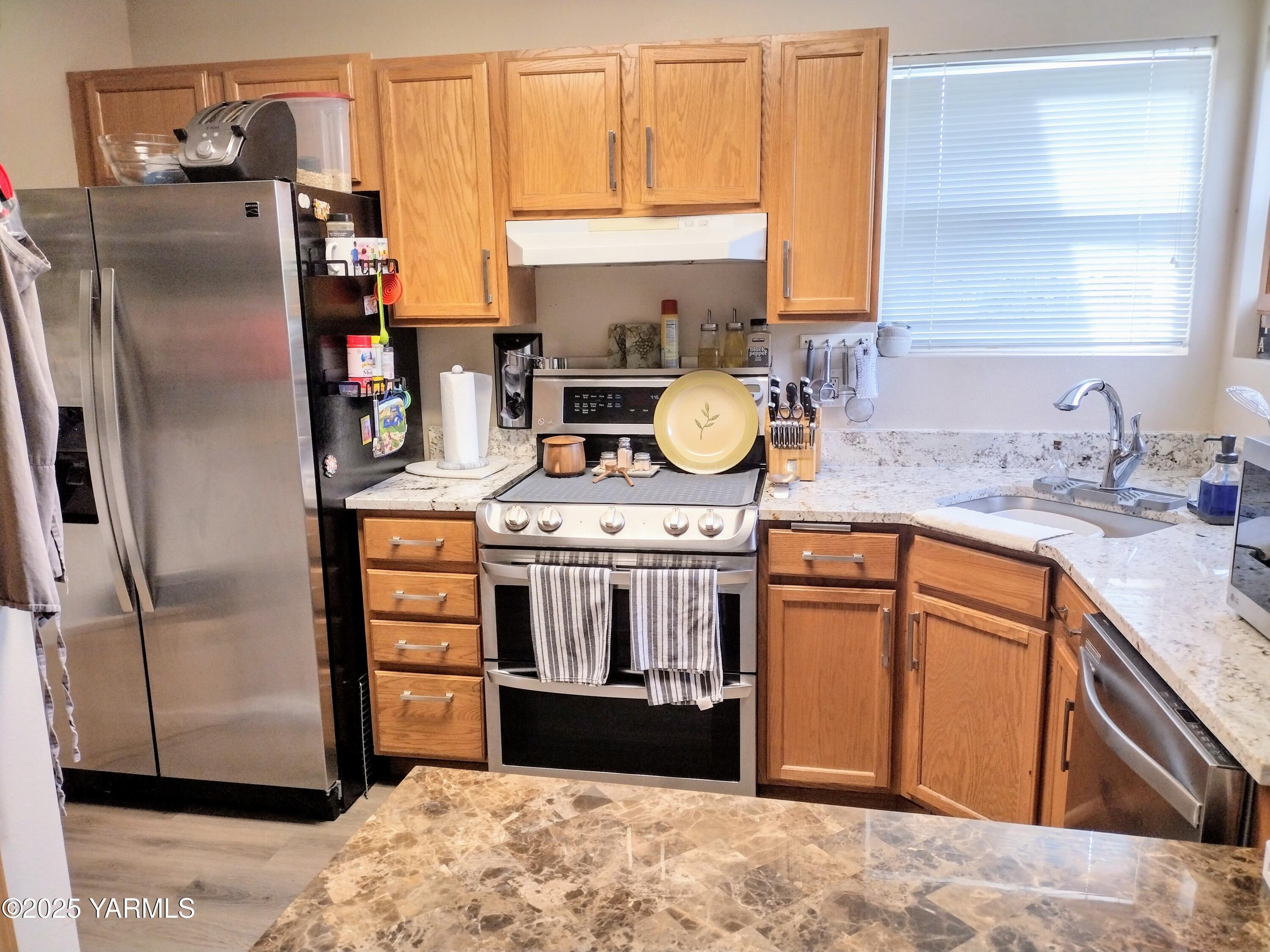 Property Photo: 1106 Buwalda Ln WA 98901