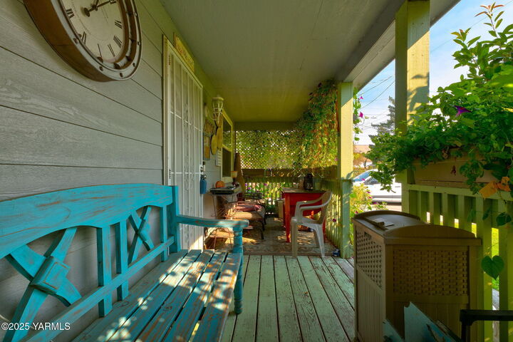 Property Photo: 1106 Buwalda Ln WA 98901