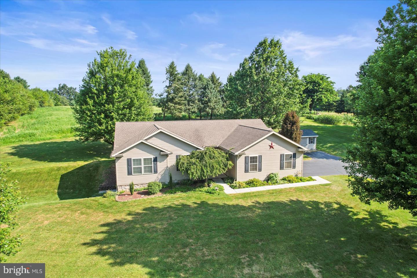 1030 Fox Run Terrace  Hanover PA 17331 photo