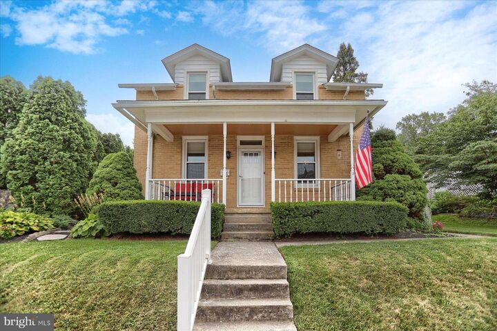 Property Photo: 206 W Granada Avenue PA 17033
