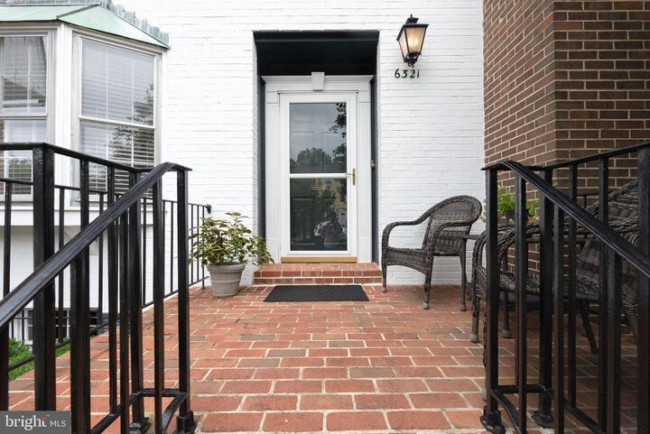 Property Photo:  6321 Barrister Place  VA 22307