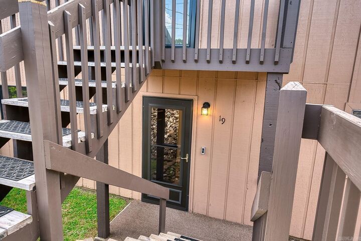 Property Photo: 1100 Woodlawn Avenue, Unit 19 AR 71913
