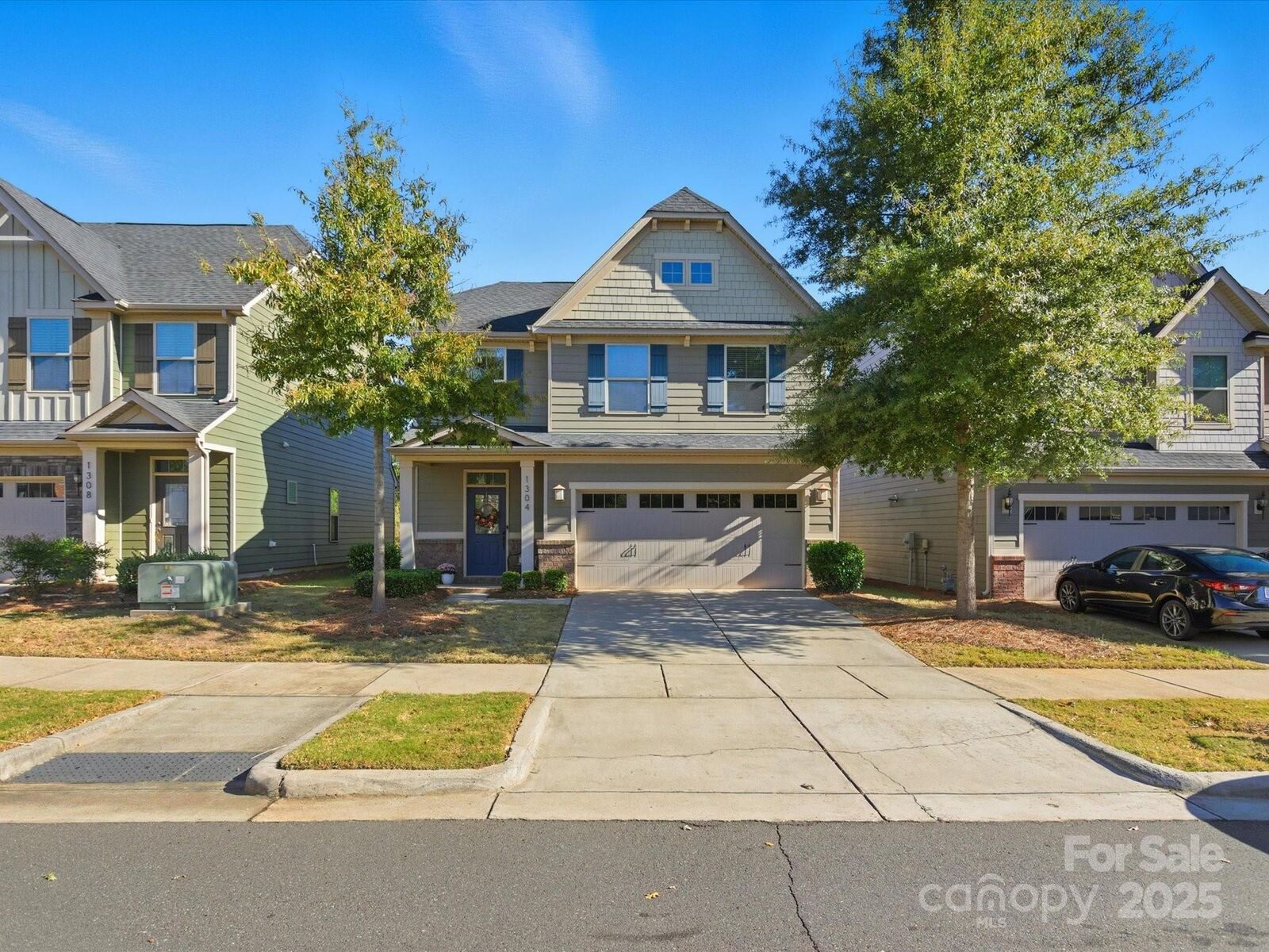 Property Photo:  1304 Piedmont Park Drive  NC 28217 