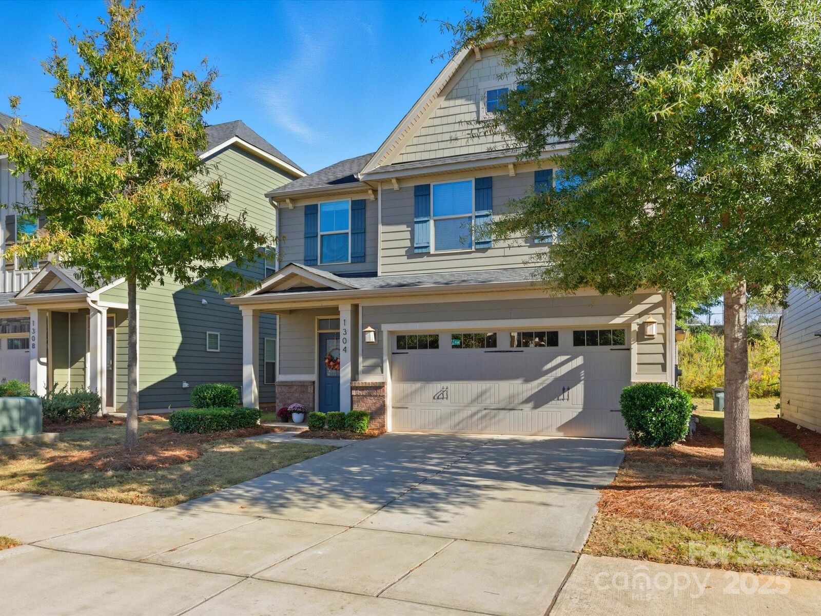 Property Photo: 1304 Piedmont Park Drive NC 28217