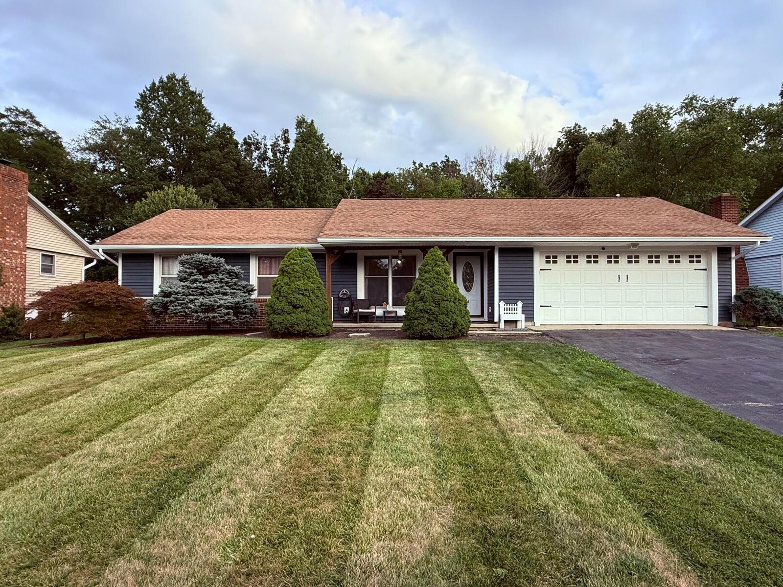 Property Photo: 892 Hickory Drive OH 43040