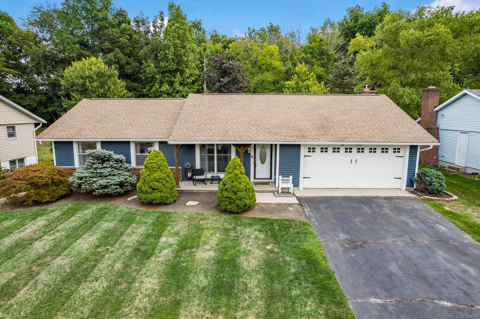 Property Photo:  892 Hickory Drive  OH 43040 