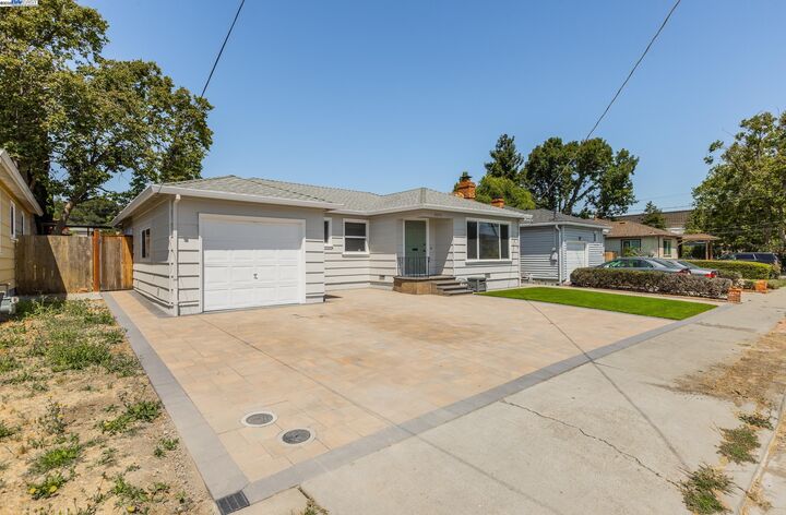 Property Photo: 21259 Hobert St CA 94546