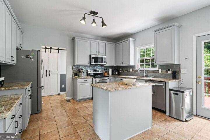 Property Photo:  3725 Roxwood Park Drive  GA 30518 