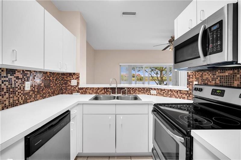 Property Photo: 211 SW 120th Ave FL 33025