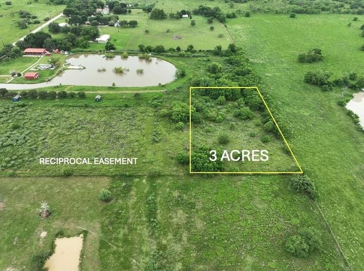 Property Photo:  7702 Vincik Ehlert Road  TX 77471 