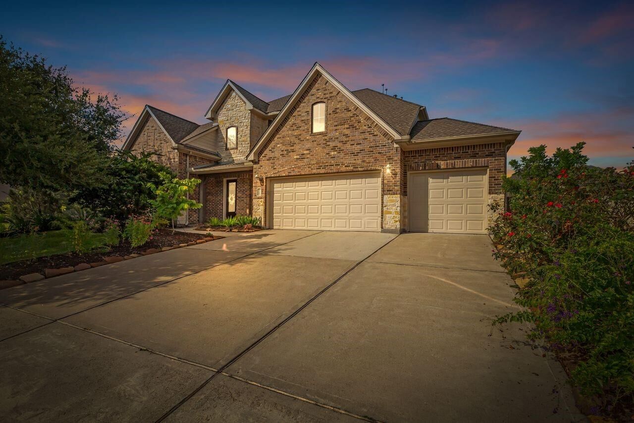 Property Photo:  25203 Gaddis Oaks Drive  TX 77389 