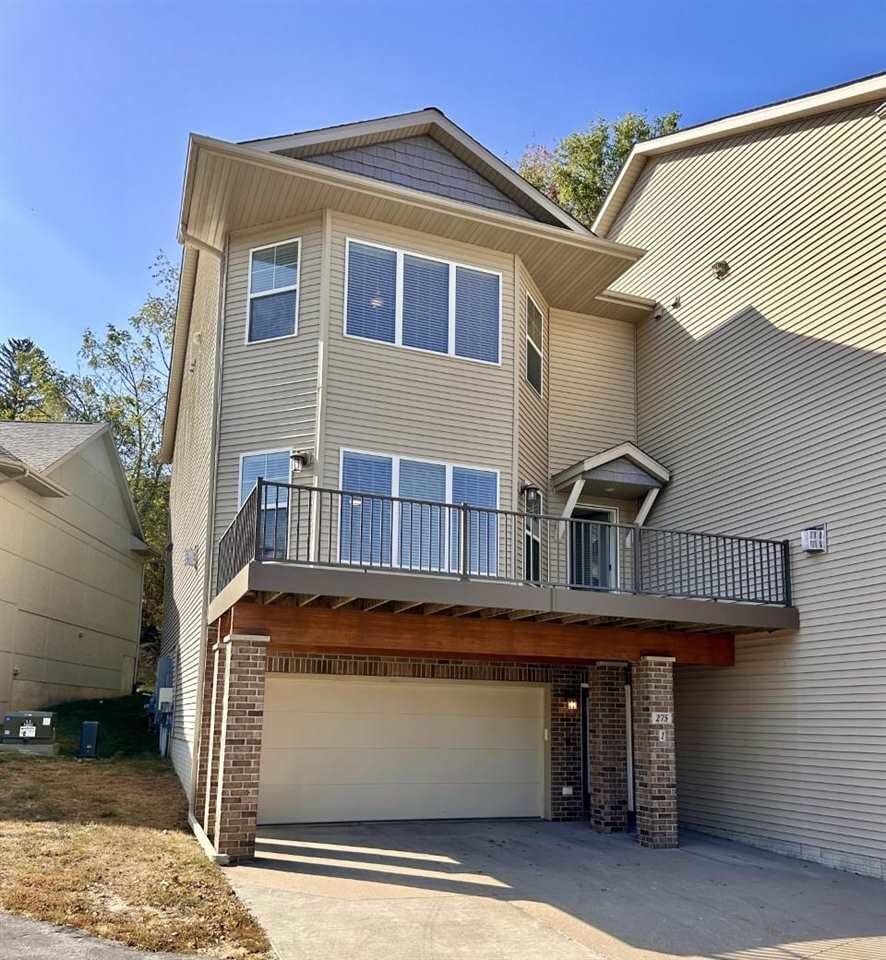 Property Photo: 275 Holiday Rd 1 IA 52241