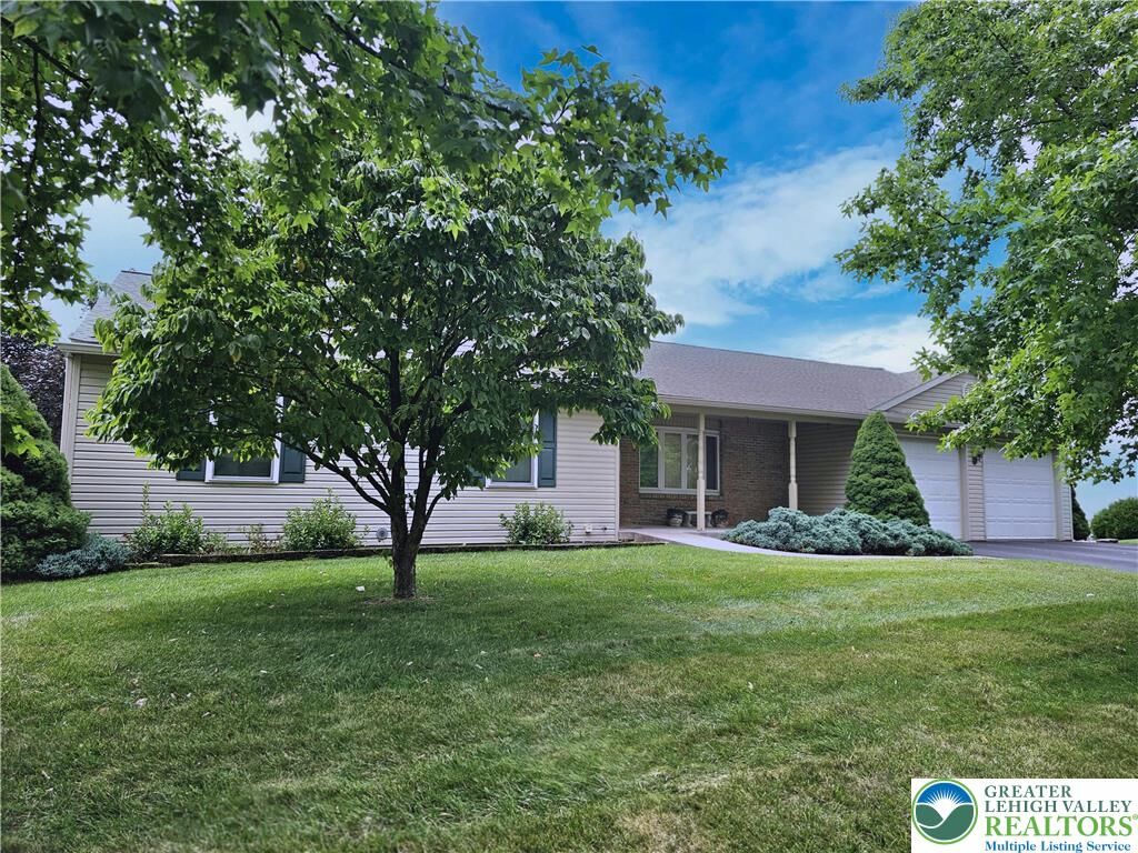 Property Photo:  4004 Donegal Drive  PA 18020 