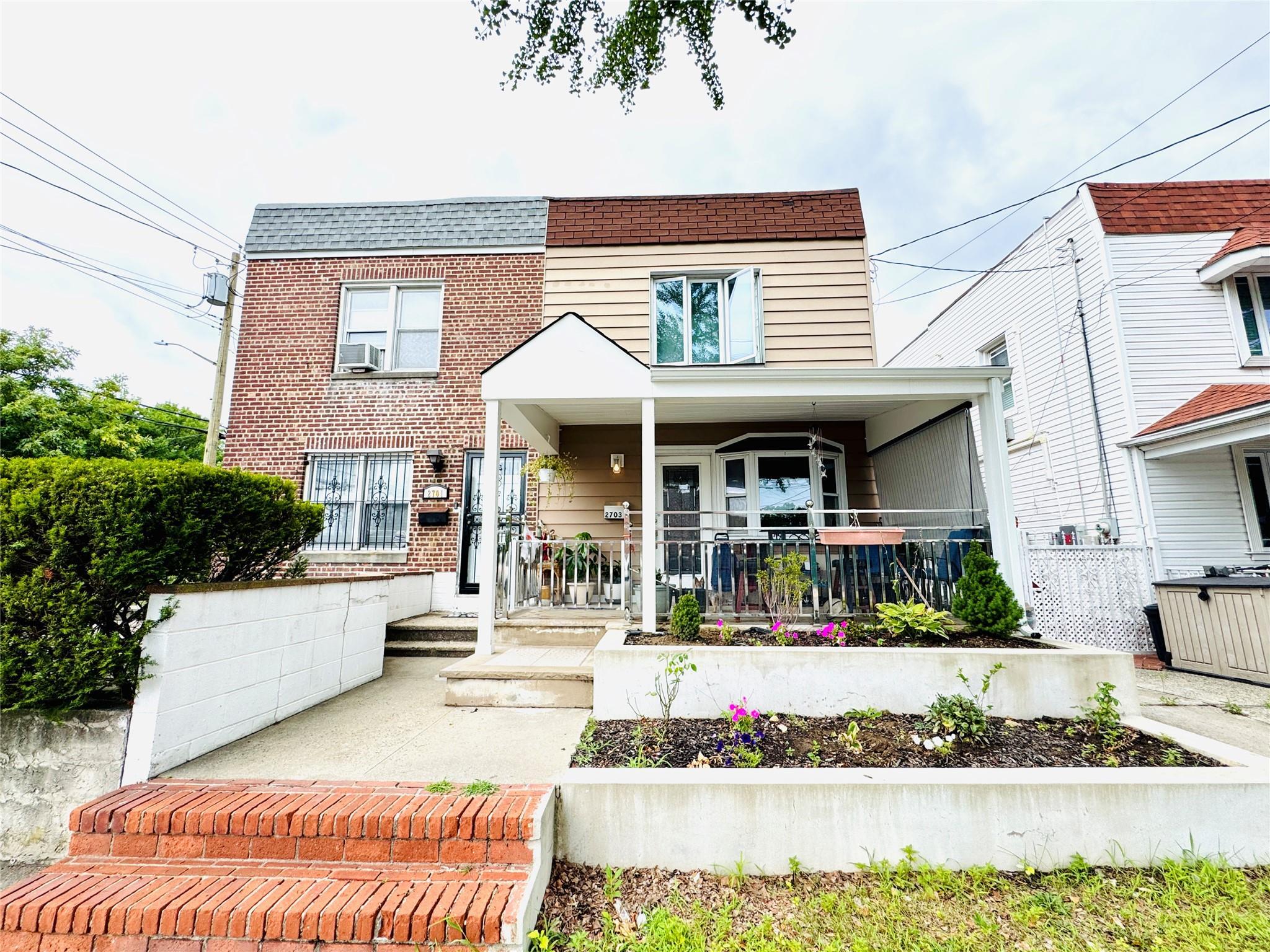 Property Photo:  