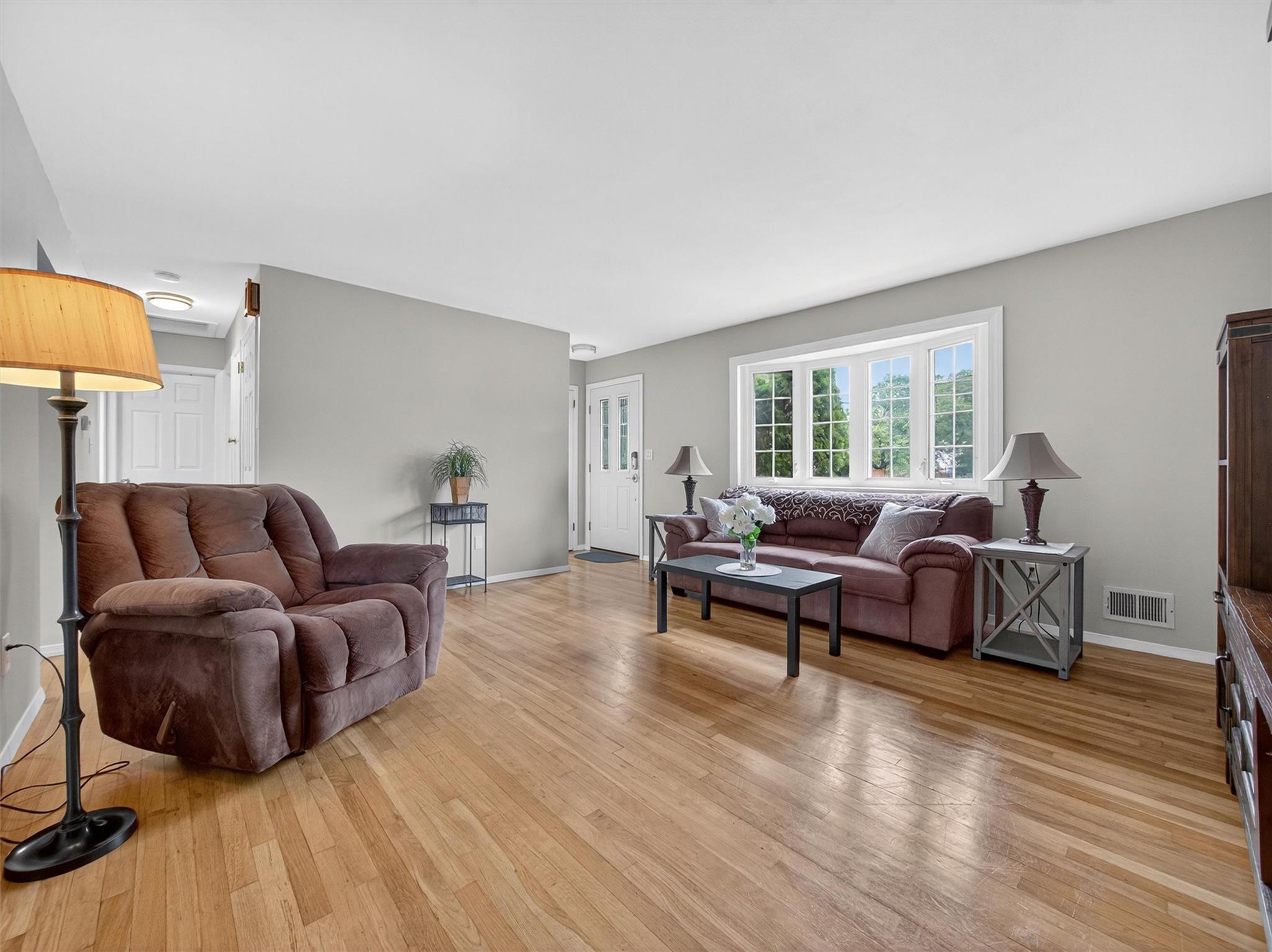 Property Photo:  5 Tennyson Drive  NY 10954 