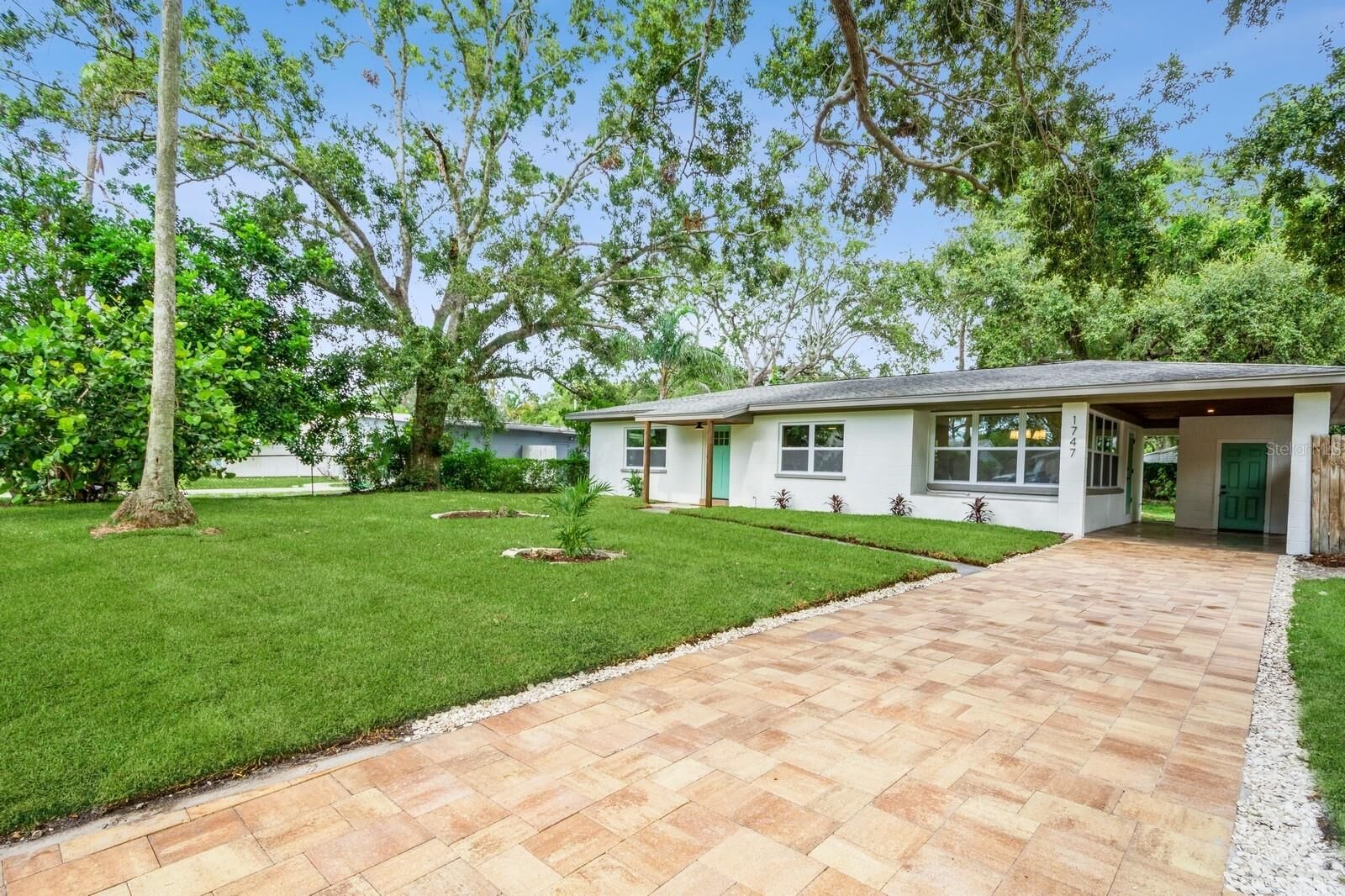 Property Photo:  1747 Santa Anna Drive  FL 34698 