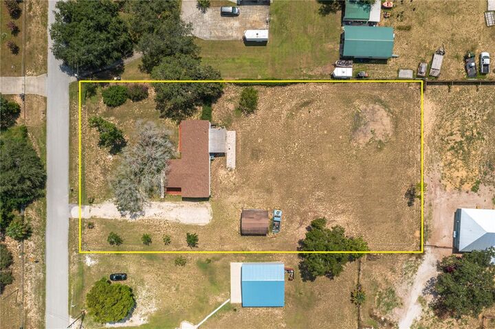 Property Photo: 5 Coyer Road FL 33844