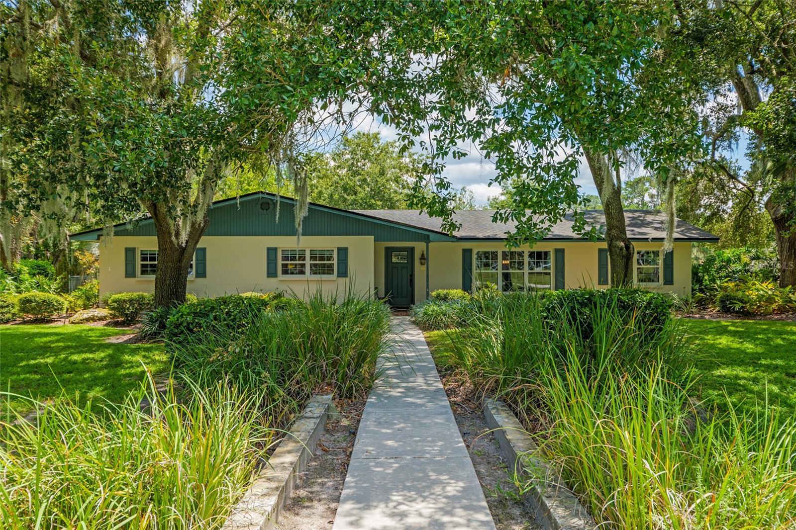 Property Photo: 703 NW 89th Street FL 32607