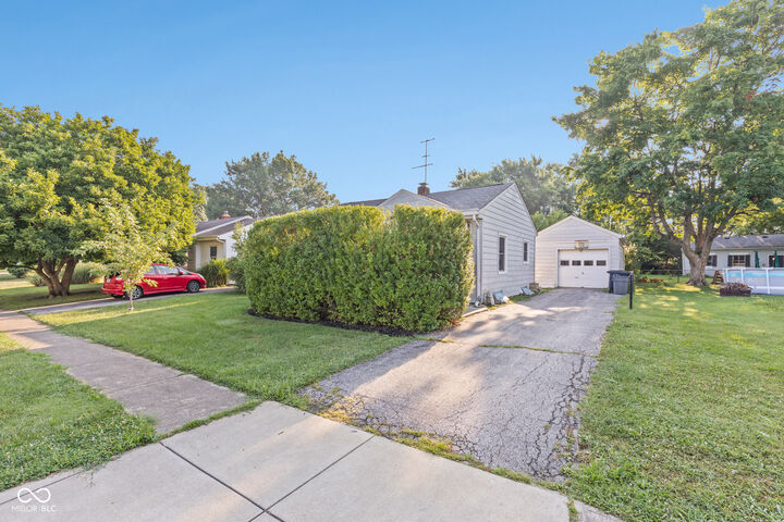 Property Photo: 261 S 8th Avenue IN 46107