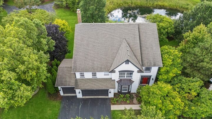 Property Photo: 1432 Cascade Lane IL 60010
