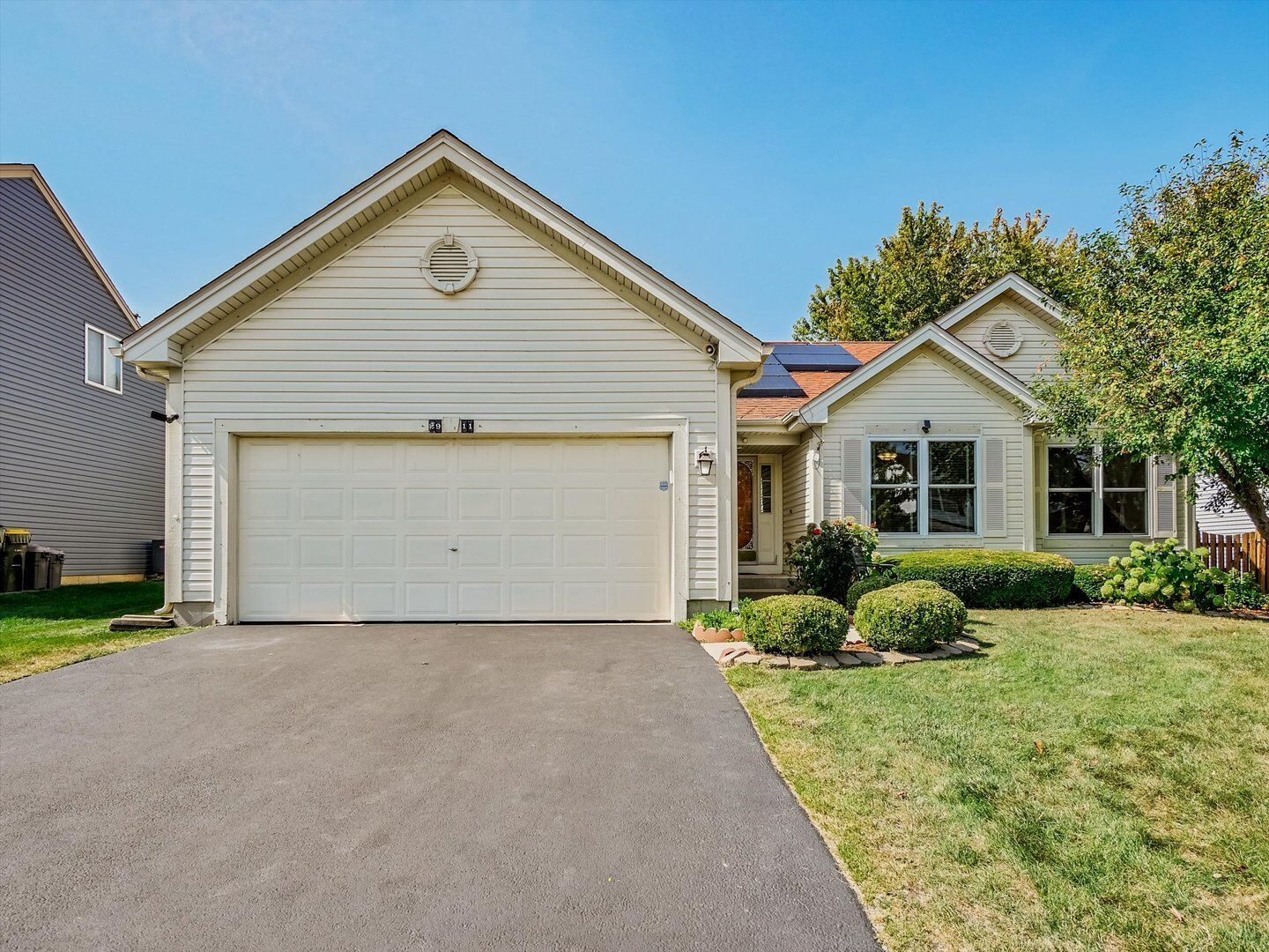Property Photo:  2911 Banbury Lane  IL 60156 