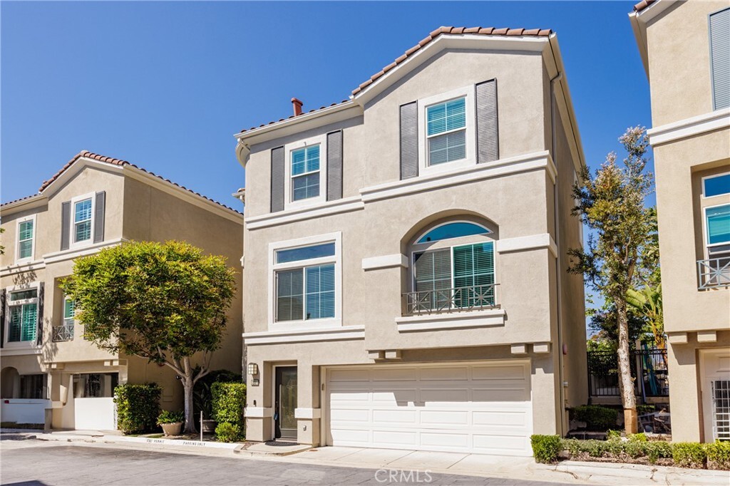 Property Photo: 225 Montana Del Lago Drive CA 92688
