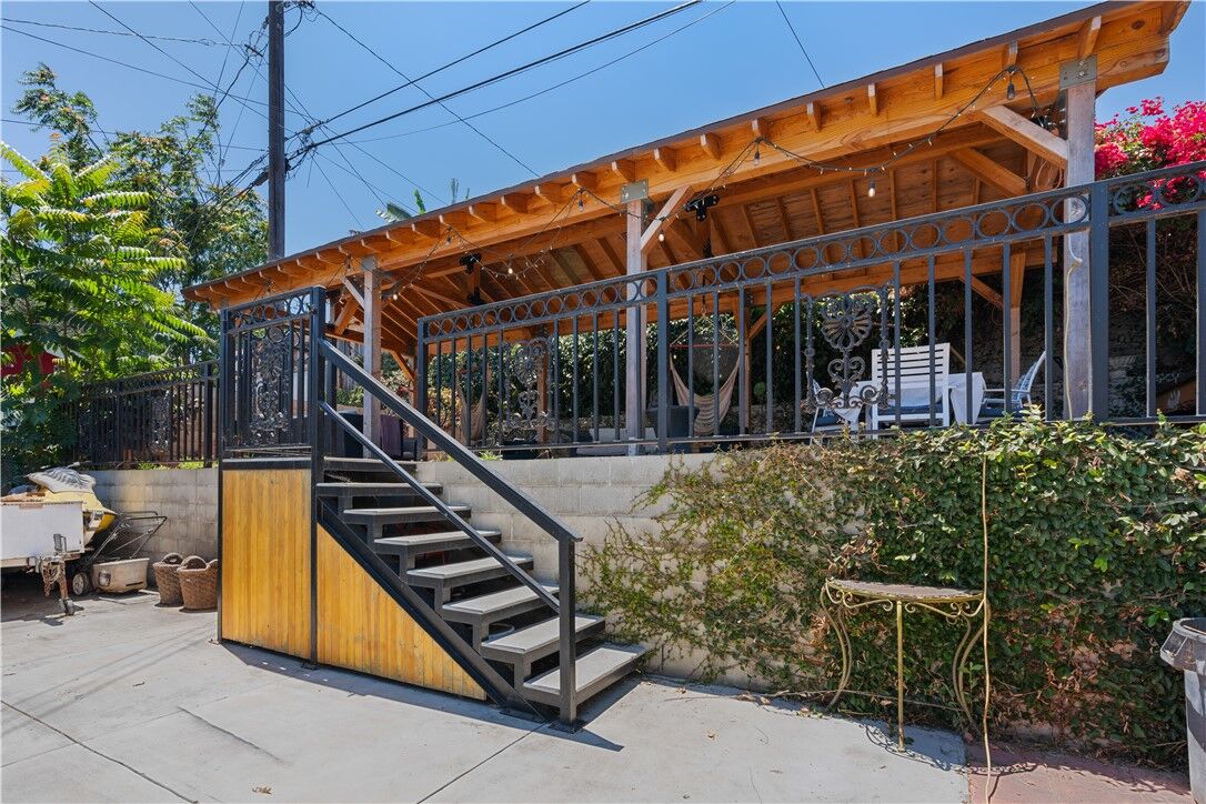 Property Photo: 13207 S Carlton Avenue CA 90061