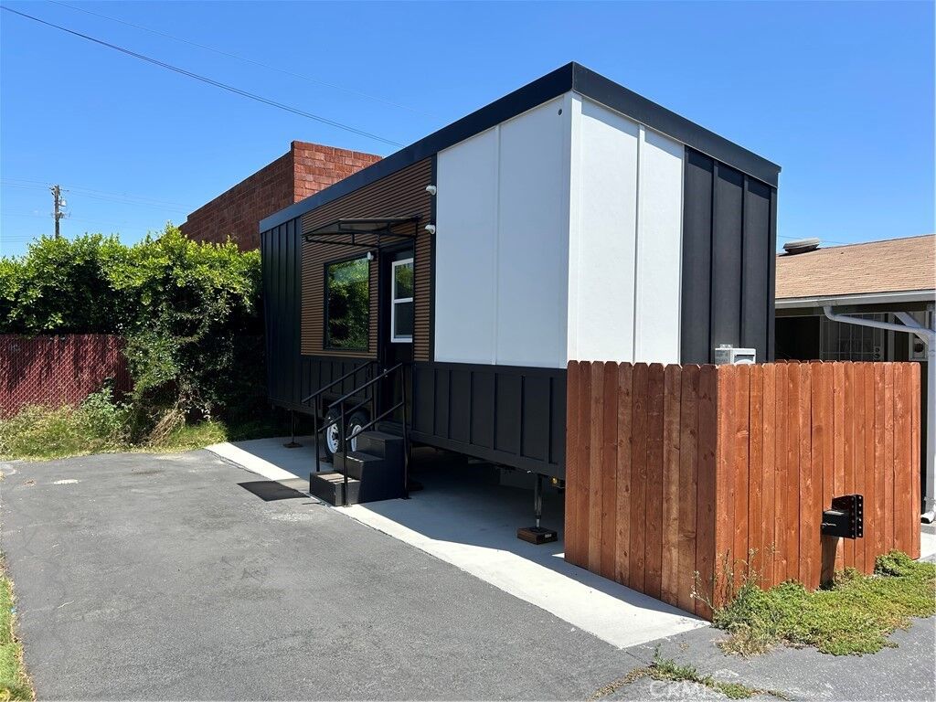 Property Photo:  22325 S Vermont Avenue 15  CA 90502 