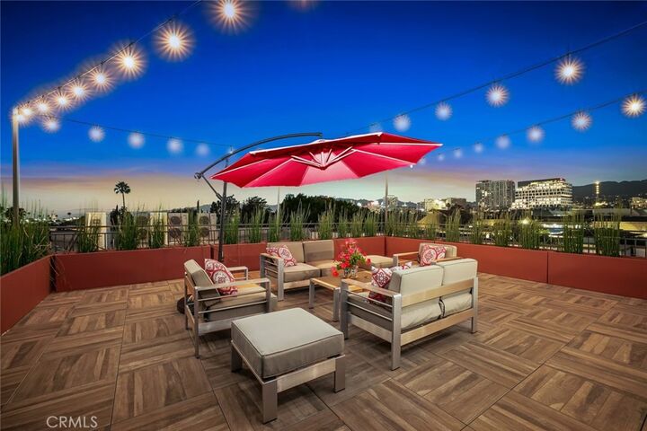 Property Photo:  5820 La Mirada Avenue 301  CA 90038 