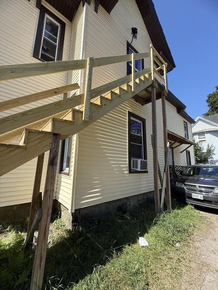 Property Photo:  71 First Street  ME 04401 