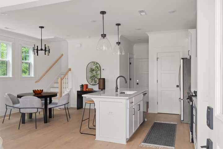 Property Photo: 1714 Carvell Ave B TN 37203
