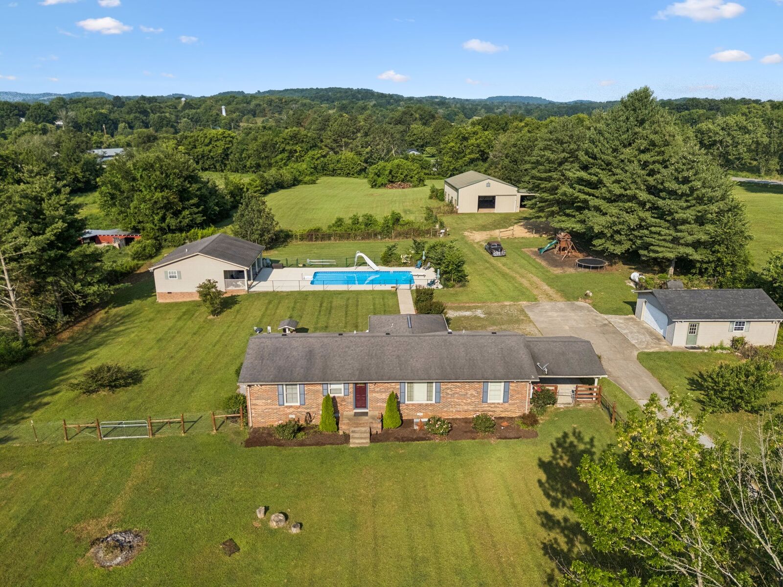 Property Photo:  122 Sandusky Rd  TN 37160 