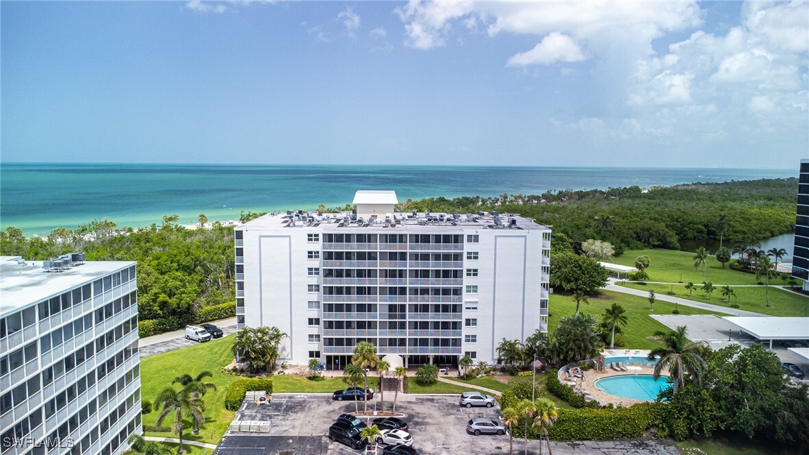Property Photo: 5 Bluebill Avenue 105 FL 34108