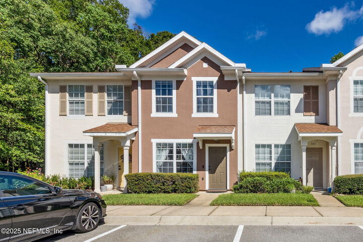 Property Photo:  8416 Thornbush Court  FL 32216 