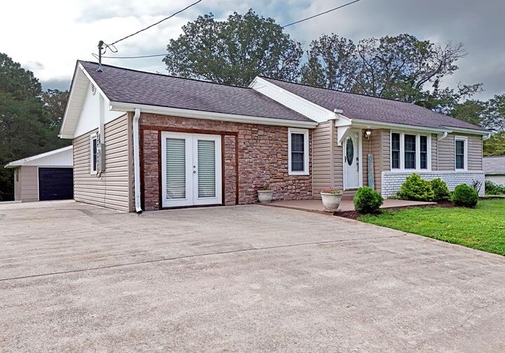 Property Photo: 749 Hillcrest Drive GA 30555