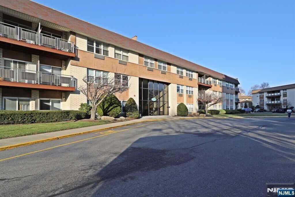 Property Photo:  1111 River Road B2  NJ 07020 