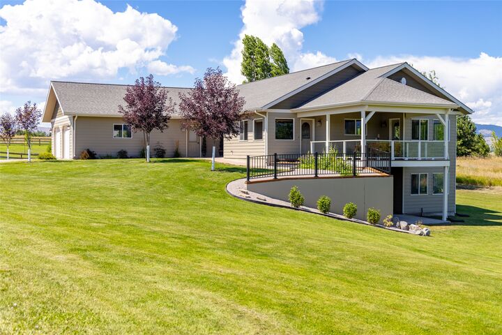 Property Photo: 39120 Lakeview Lane MT 59860