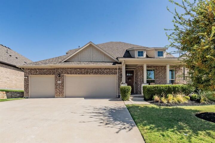 Property Photo: 1208 Coralberry Drive TX 76226