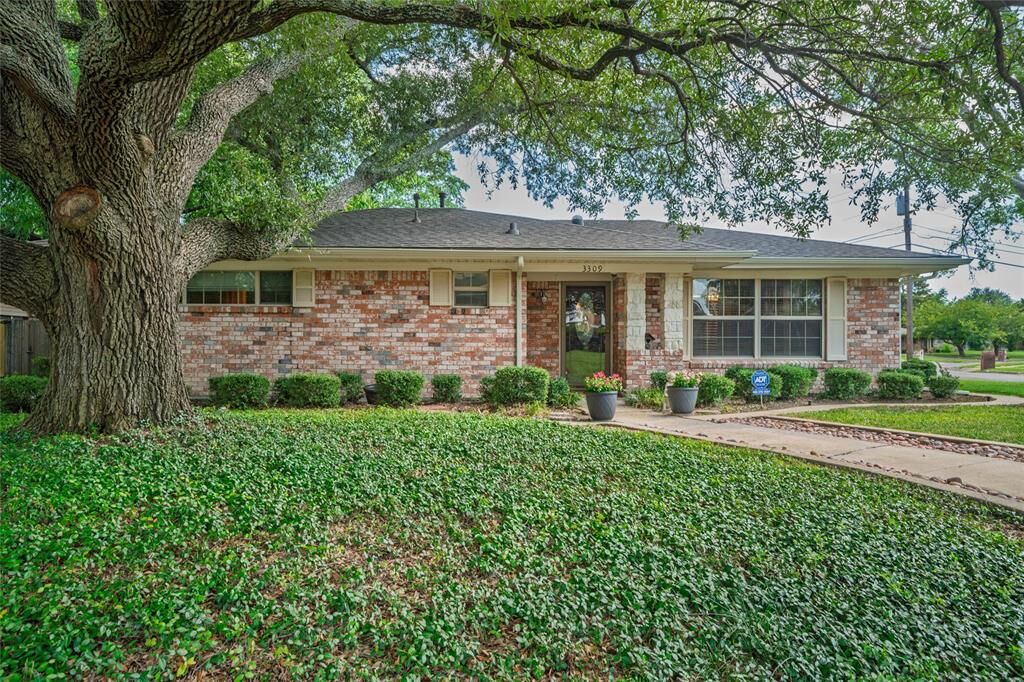 Property Photo:  3309 Canton Street  TX 75402 