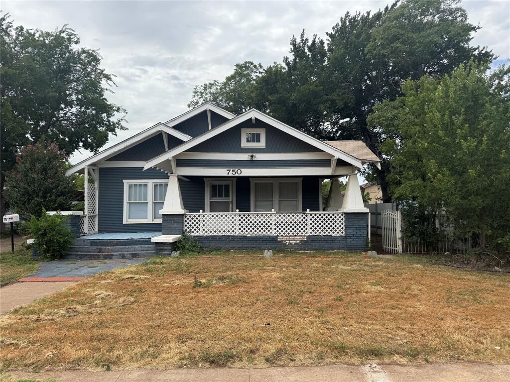 Property Photo: 750 Merchant Street TX 79603