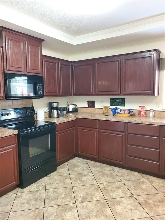 Property Photo:  3805 Shady Lane  TX 76058 