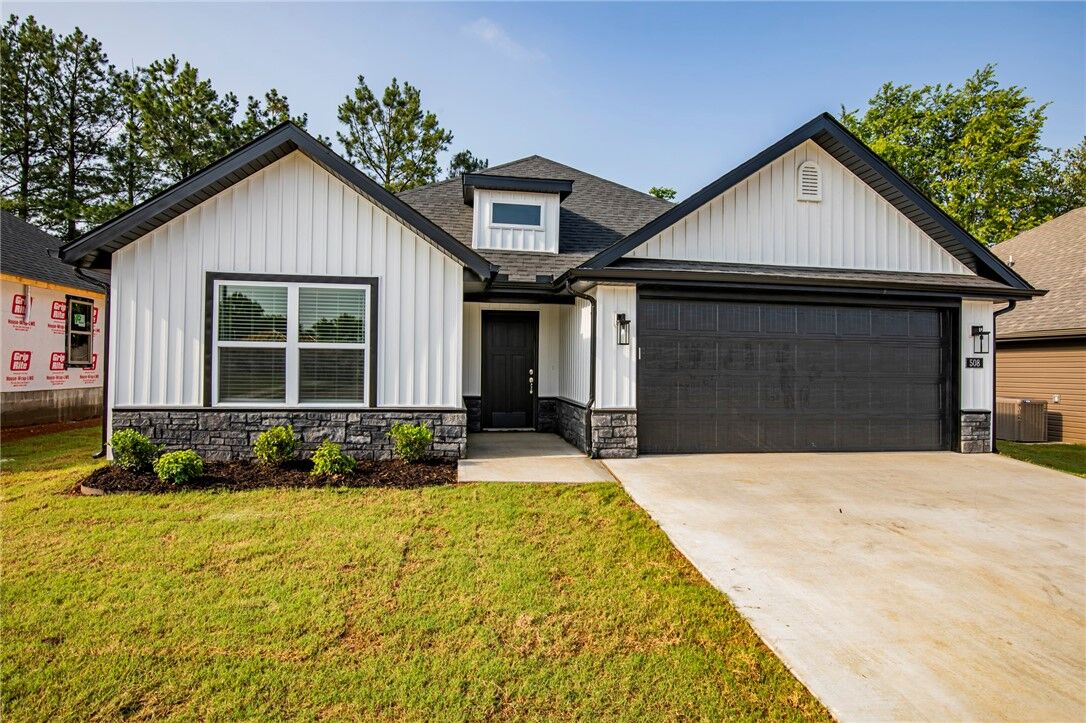 Property Photo: 508 Osage Trace AR 72758